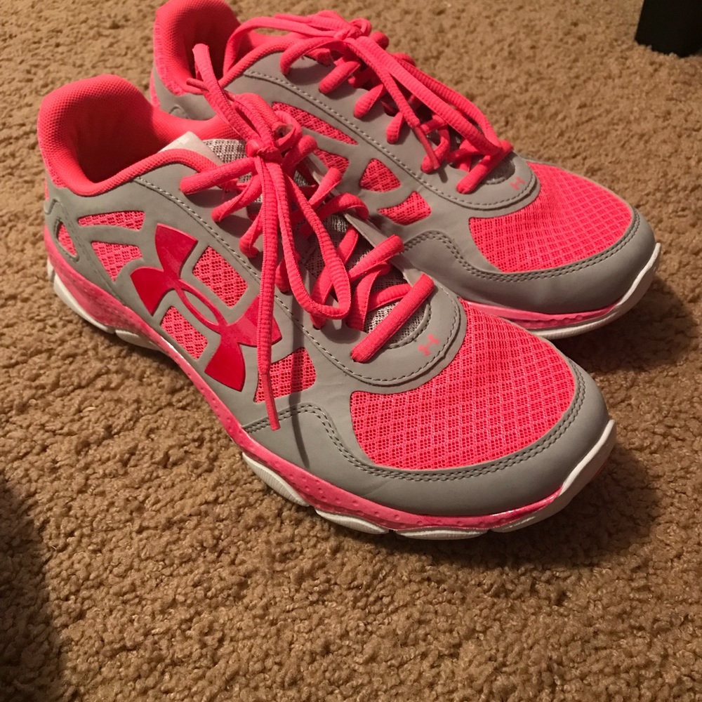 Women’s size 9 Under Armour